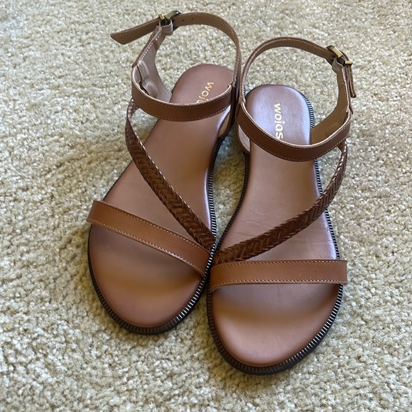 Brand new leather sandals - Picture 1 of 4